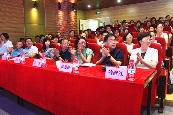 玄武区举办庆祝建国70周年老少同台演讲比赛 (2).jpg