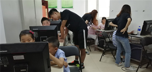 秦淮区双塘街道五福街社区暑期活动之国学和电脑培训班开班仪式.jpg