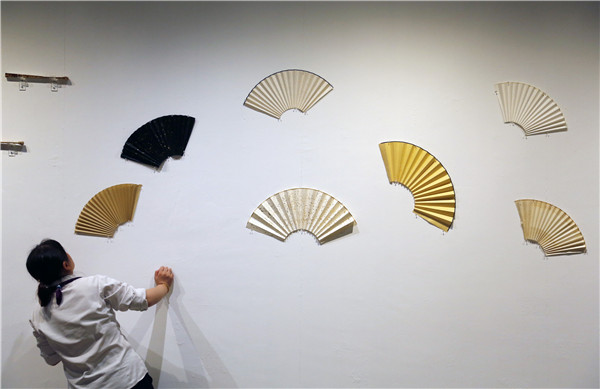 一夏清凉：扇与江南雅文化展 （图片新闻  丁亮） (1).jpg