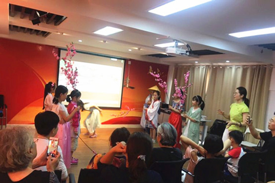 板仓社区开展“角色扮演•我是小小诗人”暑期活动 (1).jpg