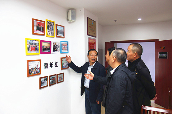 玄武区关工委领导调研街道楼宇关工委工作 (2).jpg
