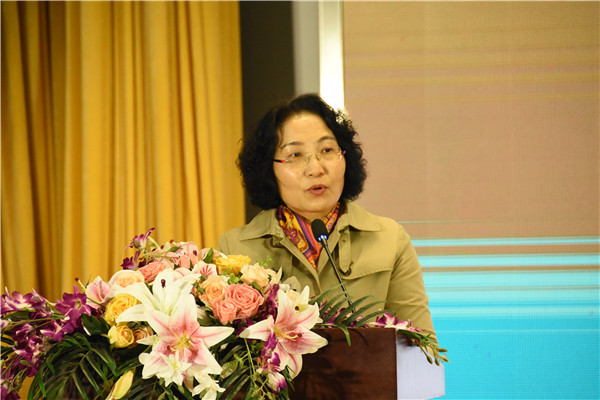 01—建邺区关工委常务副主任汤倩一做2019年建邺区关心下一代工作总结.jpg