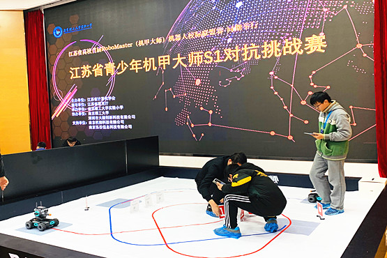 南京市建宁中学荣获江苏省青少年机甲大师S1对抗赛冠军 (2).jpg