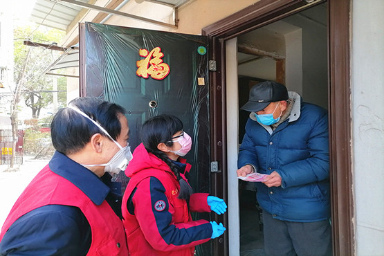 樱铁村社区老党员“特殊党费”支援疫情防控 (2).jpg