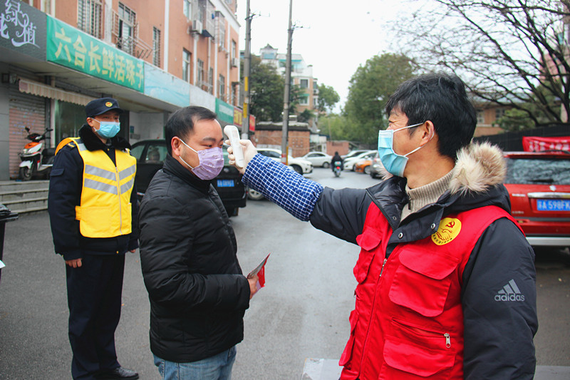 玄武湖街道“五老” 志愿者战疫线上唱响“夕阳红” (2).jpg