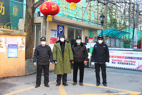 玄武湖街道“五老”志愿者助力社区防疫抗疫 (1).jpg