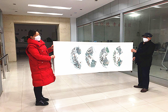 东方城社区“五老”志愿者朱淑凤捐画支持防疫0 (1).jpg