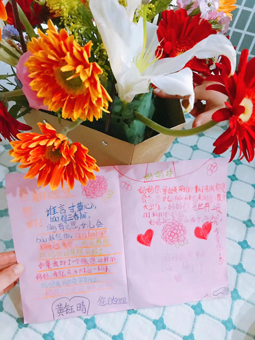 玄武湖街道楼宇关工委开展“温情五月，感恩母亲” 母亲节 (2).jpg