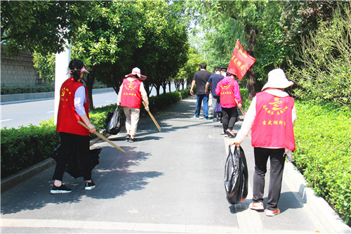 玄武湖街道关工委“五老”志愿者积极参加文明城市创建活动 (2).jpg