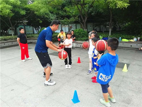 玄武湖街道关工委周末户外活动让青少年“嗨”起来 (1).jpg