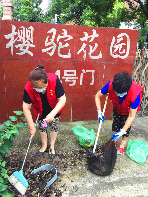 玄武湖街道“五老”积极助力南京文明城市创建活动 (3).jpg