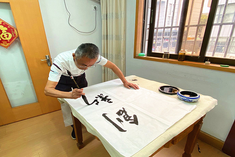 玄武区五老用“书画”喜迎建国71周年 (1).jpg