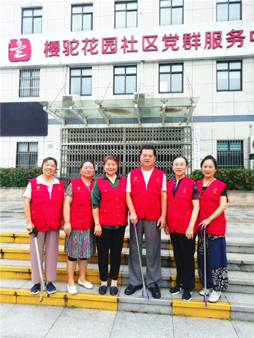 玄武湖街道“五老”用余热点亮城市文明之光 (1).jpg
