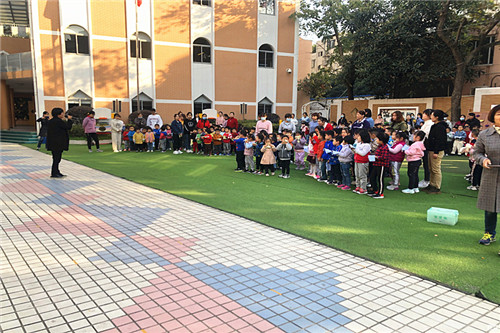 消防演练进校园，助力安全“童”行 (1).jpg