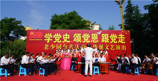 开场大合唱.jpg
