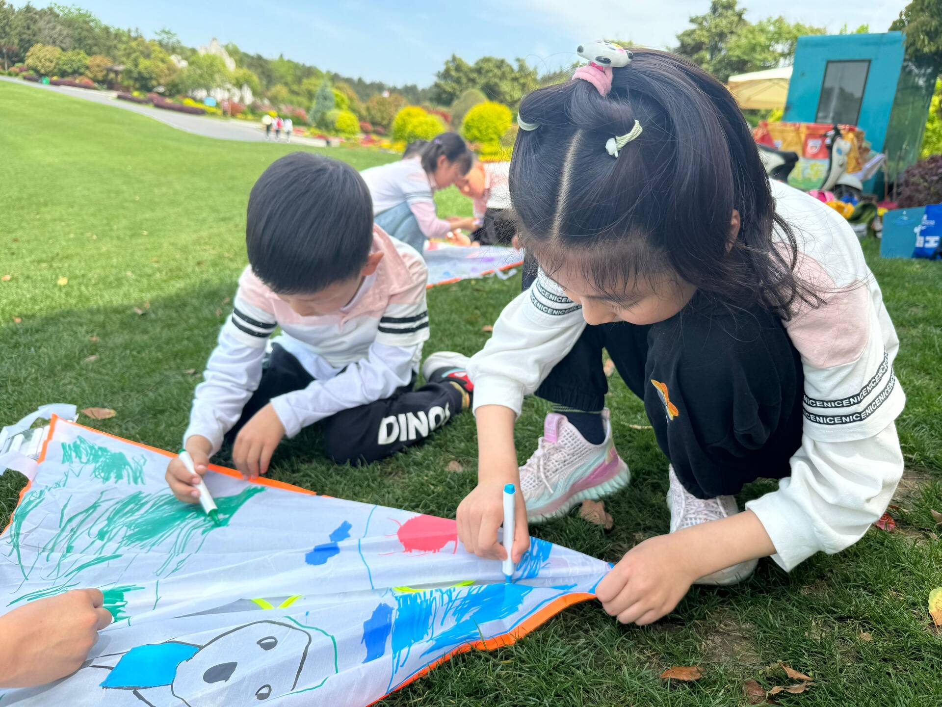 2024年4月25日沿河幼儿园开展春日研学活动.jpg